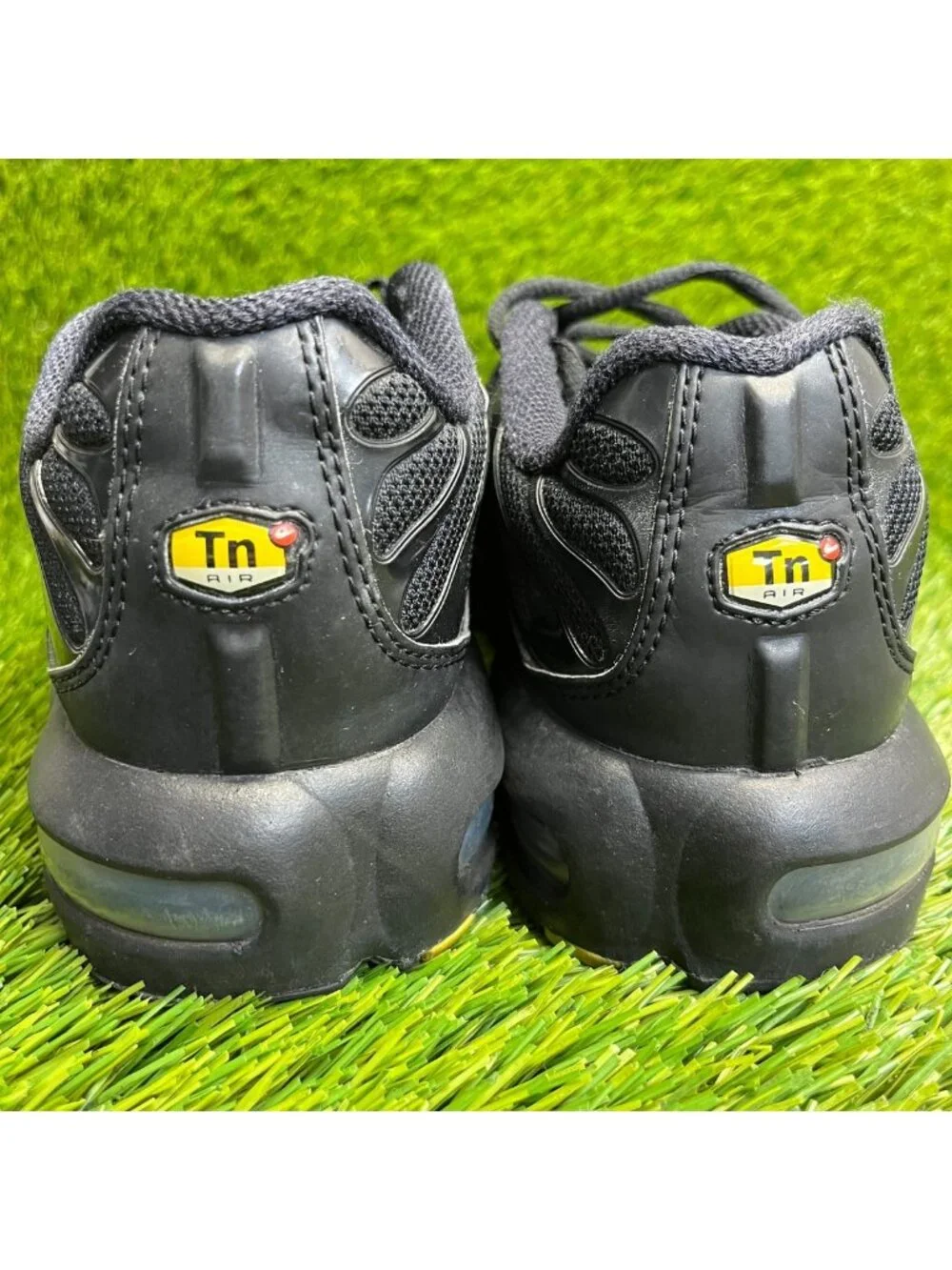 Nike Air Max Plus Boys Size 6Y Triple Black Athletic Running Shoes Sneakers